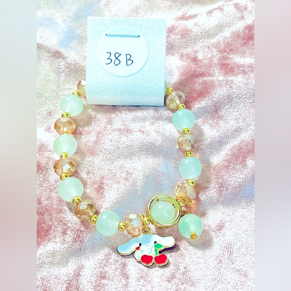 #38B Beaded charm Bracelet